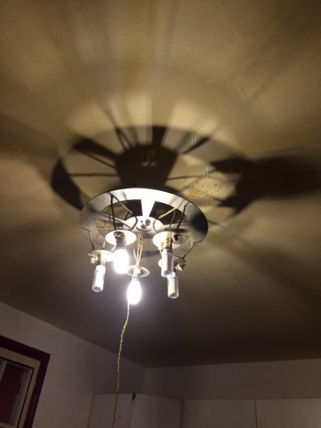 Fichier:R - luminaire.jpg